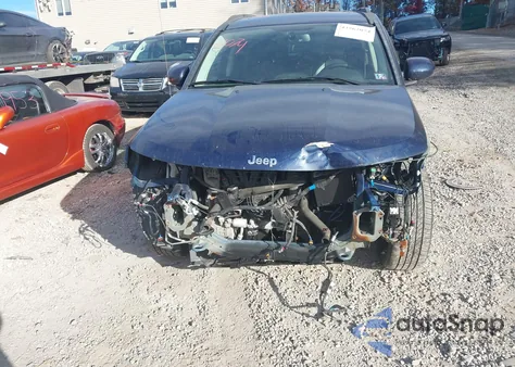 2017 Jeep Compass High Altitude 4X4 из США, поврежденный, VIN 1C4NJDEB5HD111443